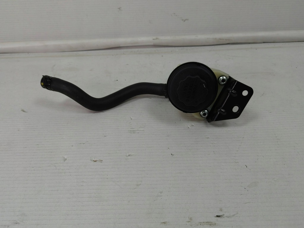 Купити Ssangyong musso 2.2 19r бачок підсилювача