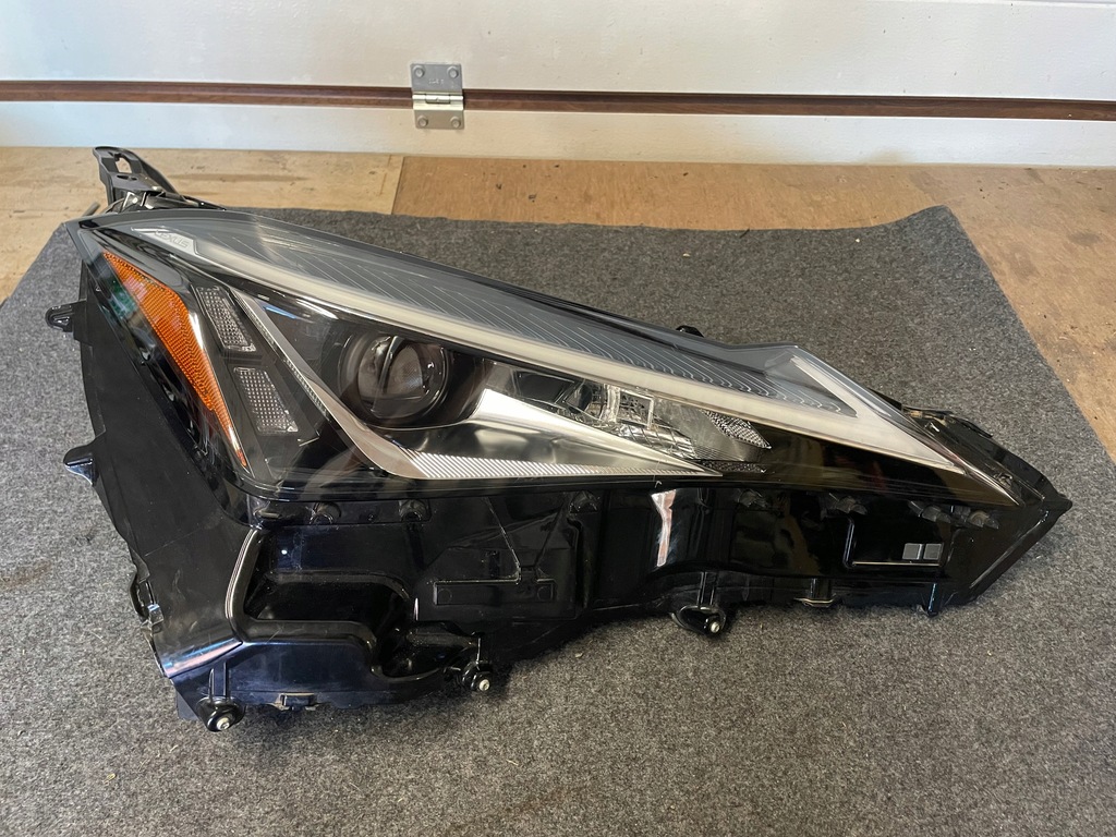 фото №1, Lexus ux лампа права перед передня lexus ux 18-