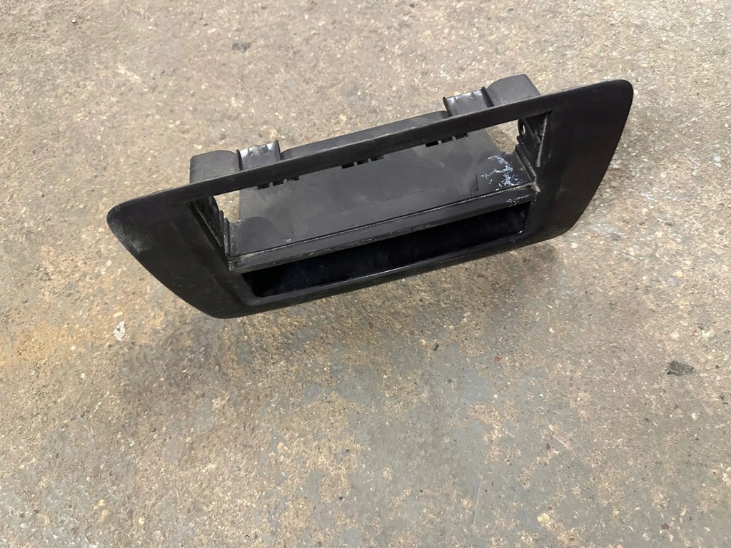 фото №1, Seat ibiza iv 6j рамка полка радио консоли