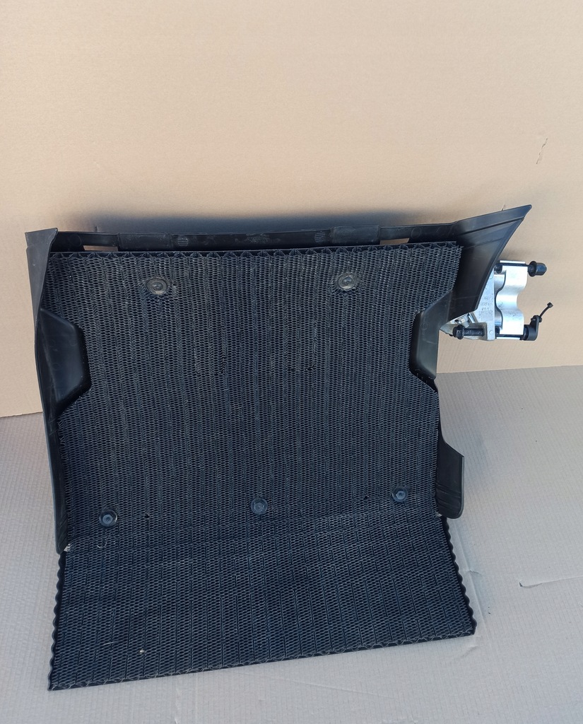 фото №7, Volvo fh4 крыло задняя кронштейн кронштейн брызговик