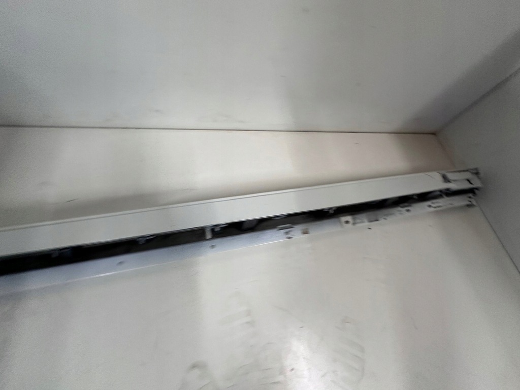 фото №8, Jaguar xe ліва сторона молдинг поріг бічна ліва r-sport