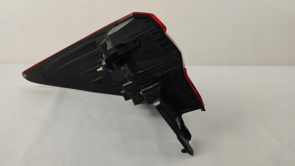 фото №10, Лампа правая задняя subaru outback v led