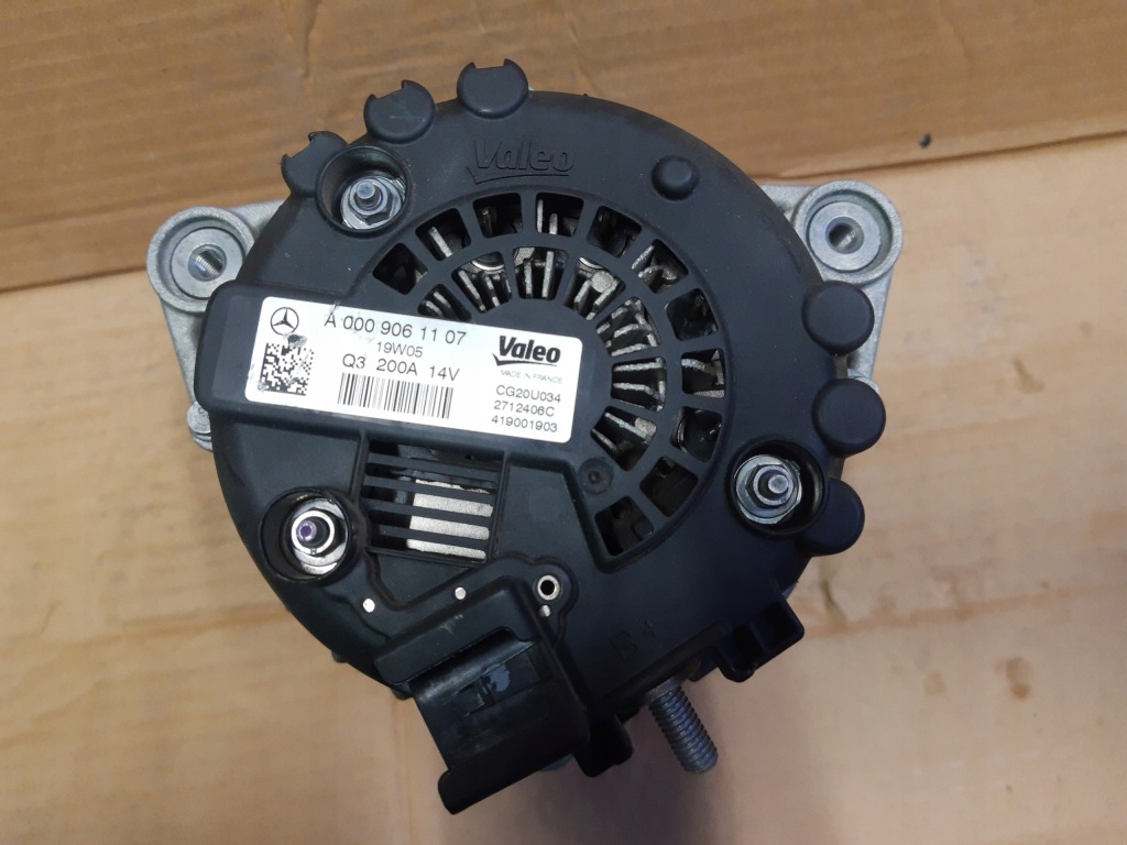 Mercedes c w205 gt 290 6.3 amg 63 генератор 200a Киев