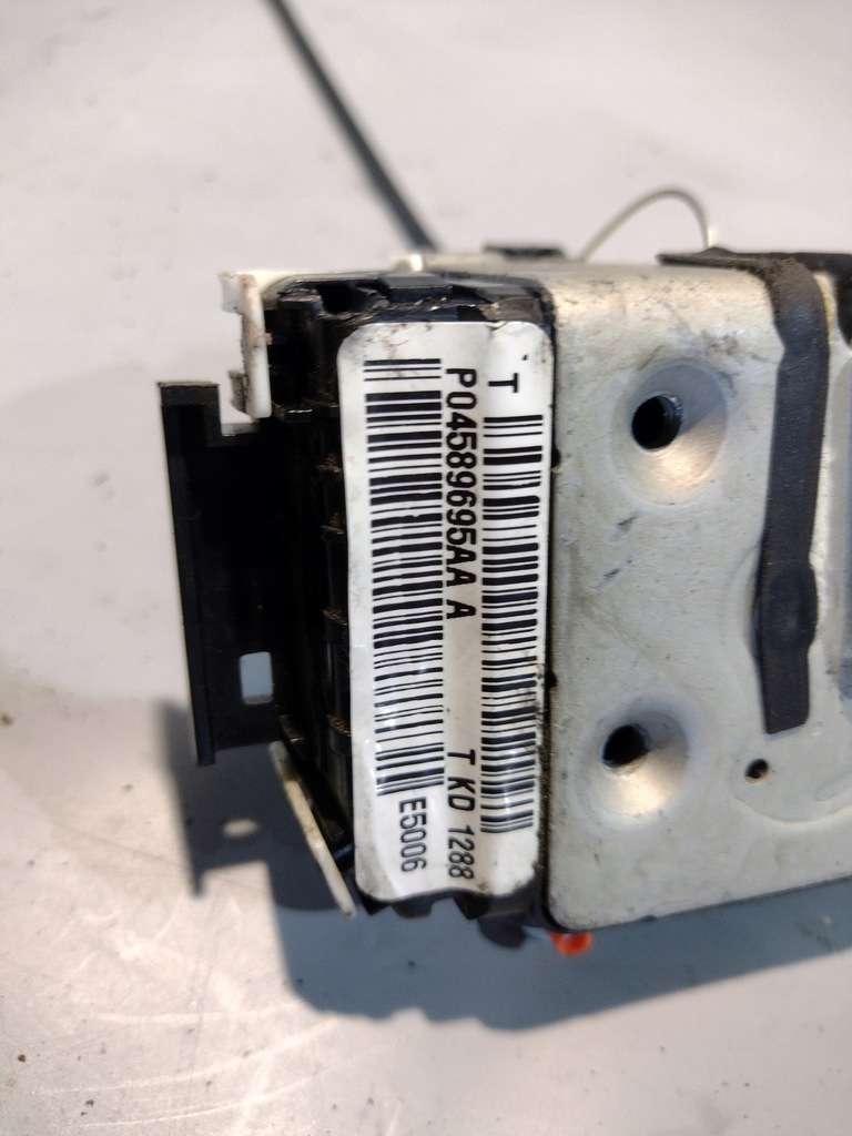 фото №10, Замок двері лівий перед dodge journey p04589695aa