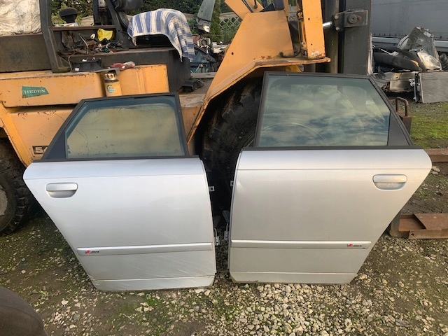 фото №1, Двері праве задня задні a4 b7 ly7w комплект