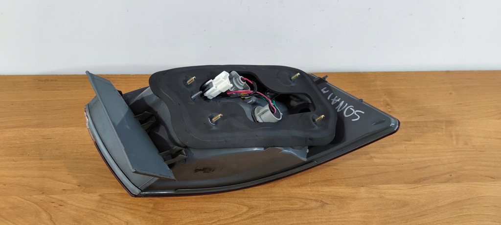 фото №3, Hyundai sonata 04-08 rok права лампа задня задня