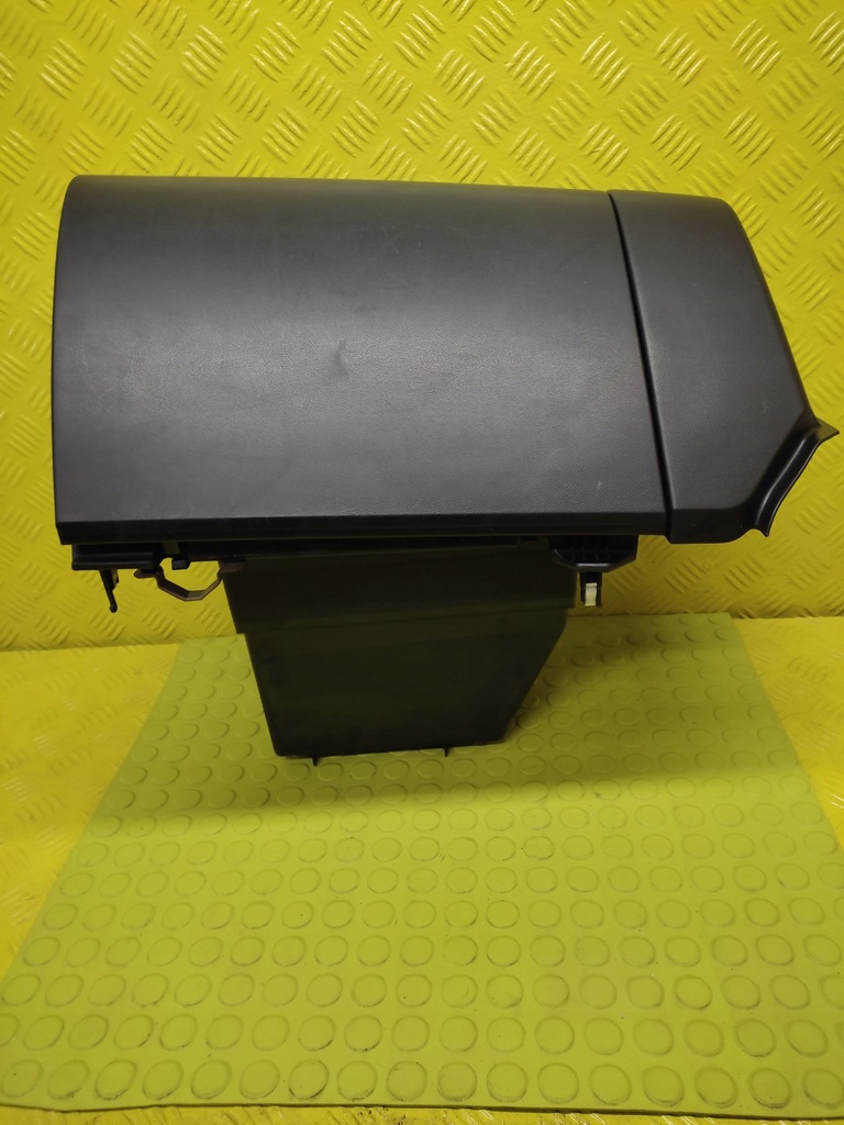 фото №1, Mazda 3 бардачок