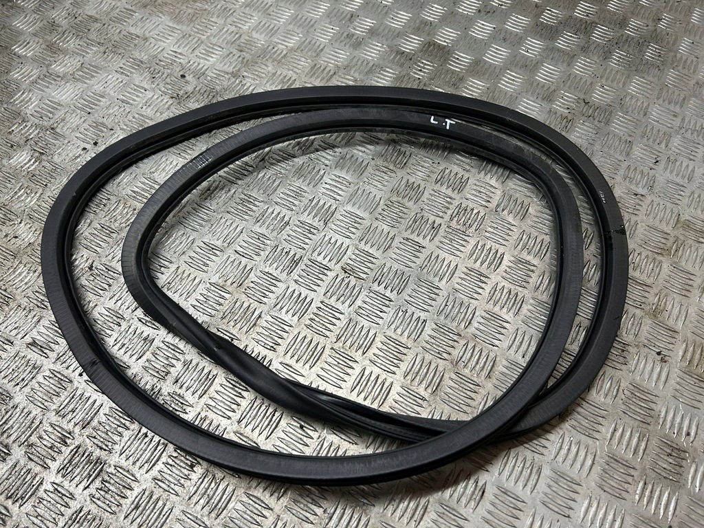 фото №1, Прокладка дверь левый задняя jeep cherokee kl 13-18