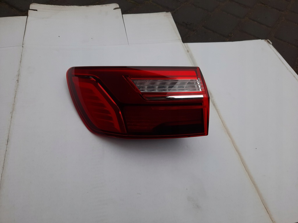 фото №1, Audi a4 b9 lift kombi лампа ліва задня