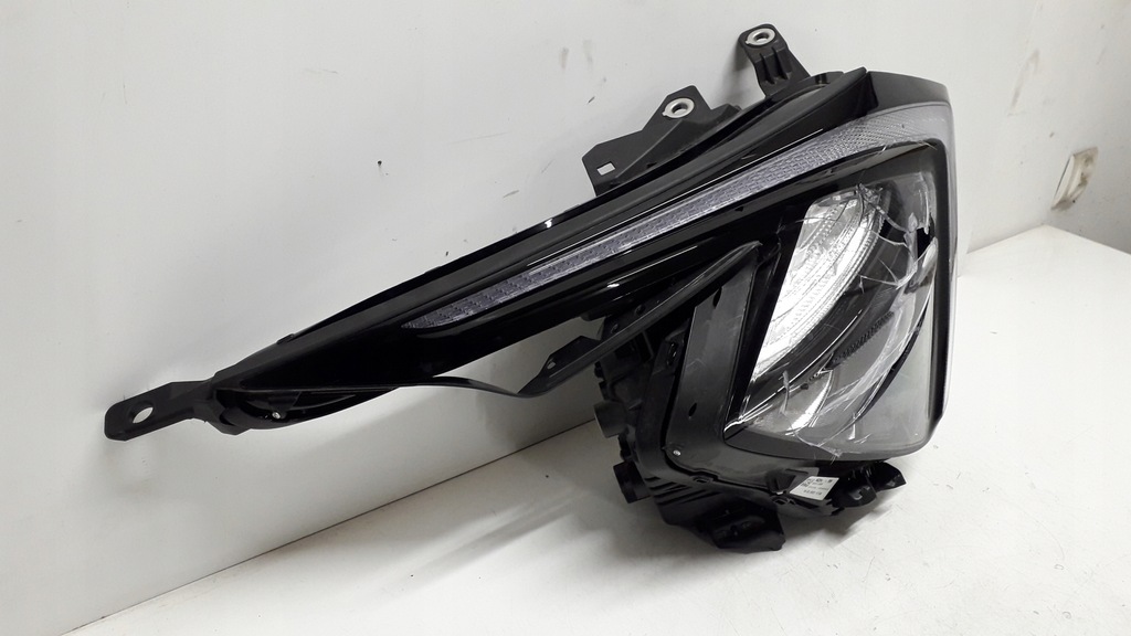 фото №12, Kia sportage 5 v 21- лампа правая перед 92102r2000