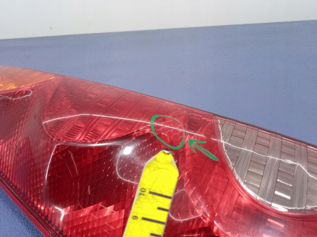 фото №10, Nissan note i e11 05- лампа задня ліва зовнішня 220-16752