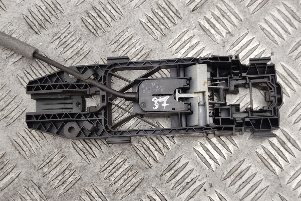 фото №8, Рамка ручка передніх лівих двері vw tiguan 5n_ 5n0837017c 2.0l дизель