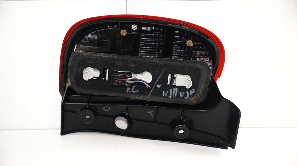 фото №9, Лампа правый задняя задняя nissan micra k13 10-13r