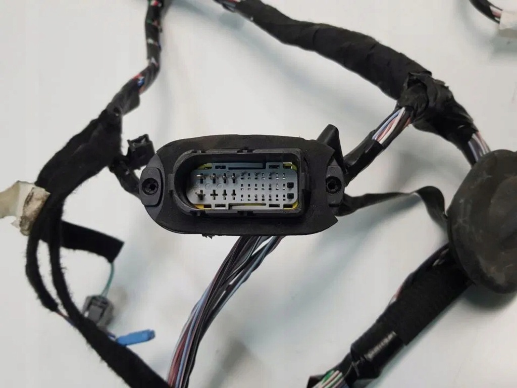 фото №4, Джгут електропроводка панелі 241630898r megane iv 4