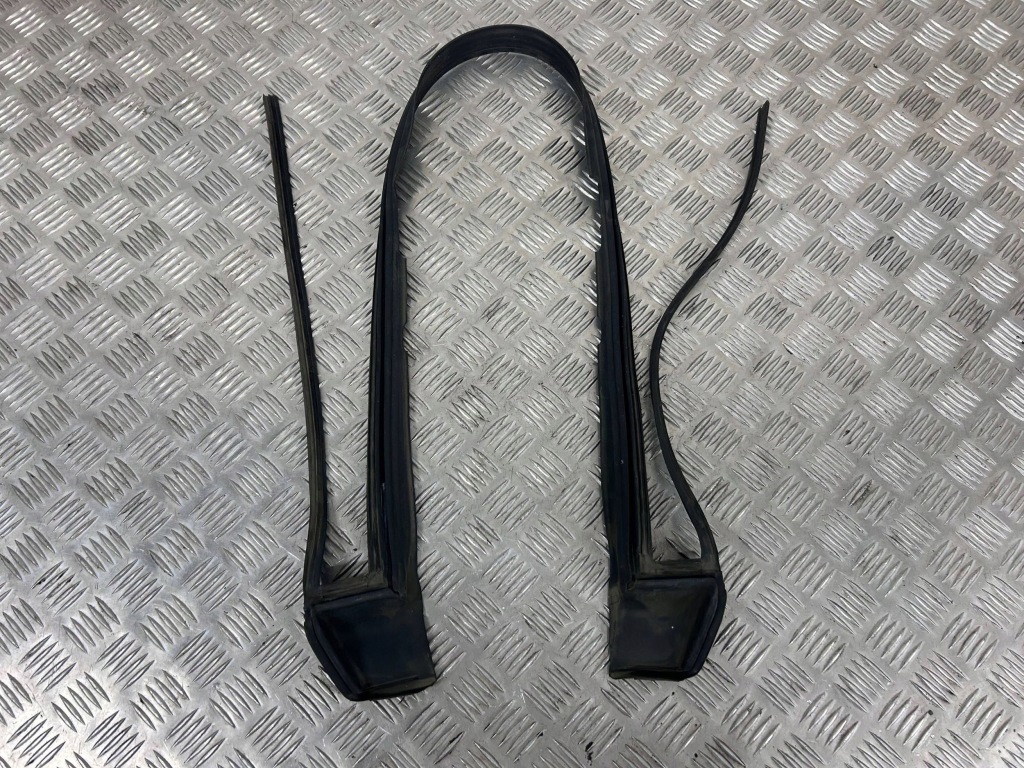 Купити Прокладка кришки багажника tesla model x 104851100c