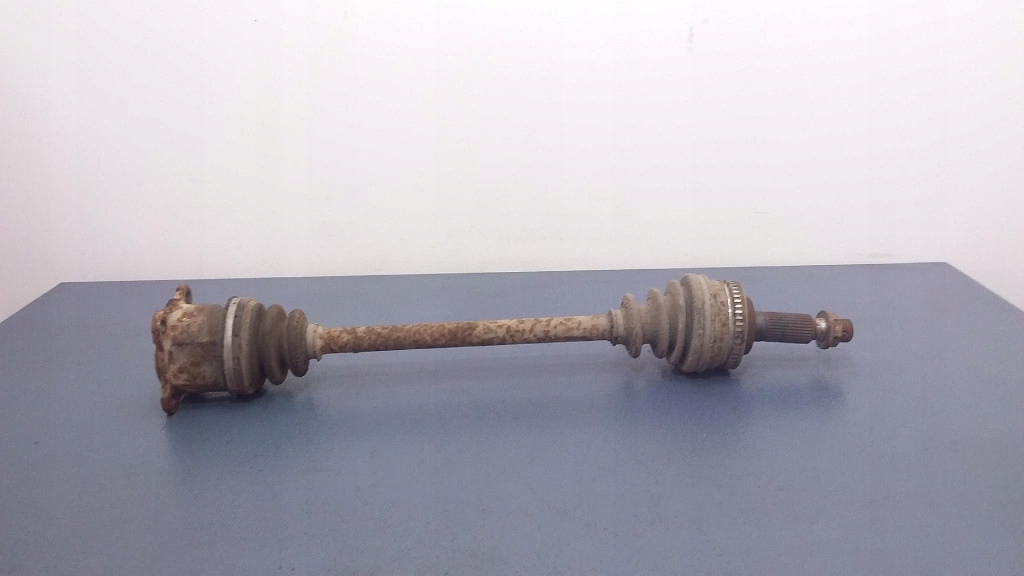 фото №1, Lexus is 200 i 2.0b 1g-fe 99-05 приводной вал правая задняя механическая коробка передач