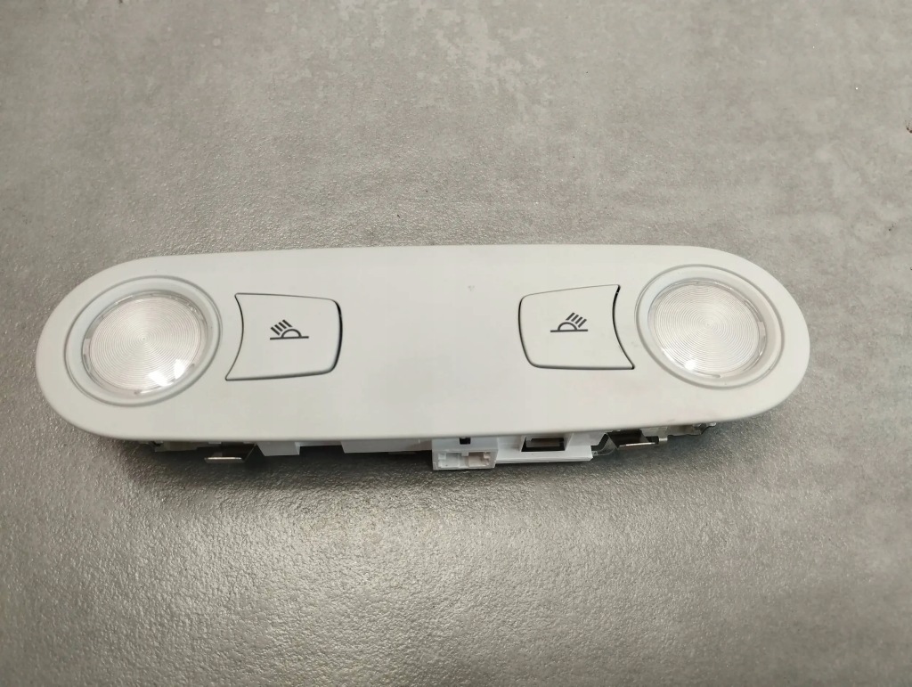 Купити Audi a5 8t лампа салону 8t0947111be