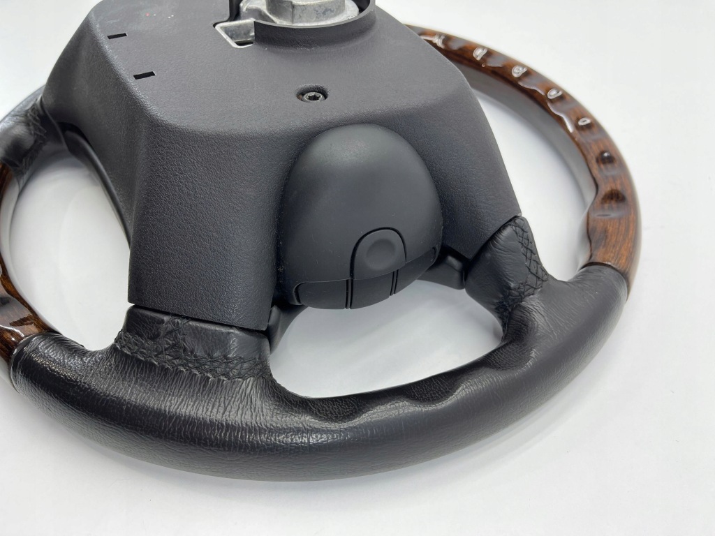 Руль jaguar xk8 - xkr hjg9181ba 2002 бензин 298kw Киев