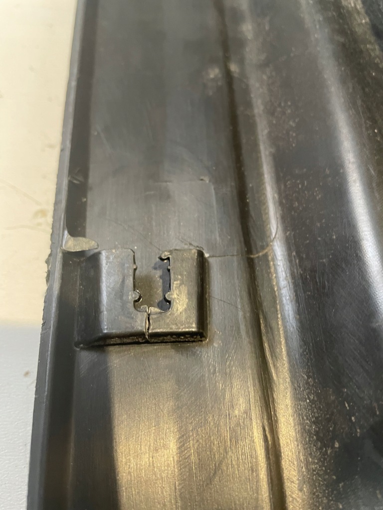 Молдинг поріг права alfa romeo tonale Оригінал