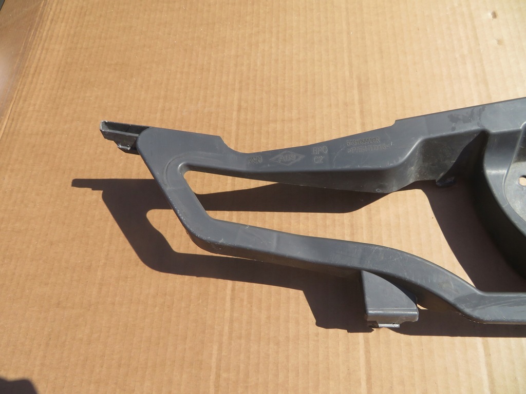 фото №2, Кронштейн решётка renault clio iv 628109906r