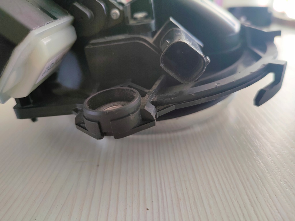 Mercedes glc 253 cls 238 ручка ручка кронштейн кришки багажника a-0997503300 Зі Шроту