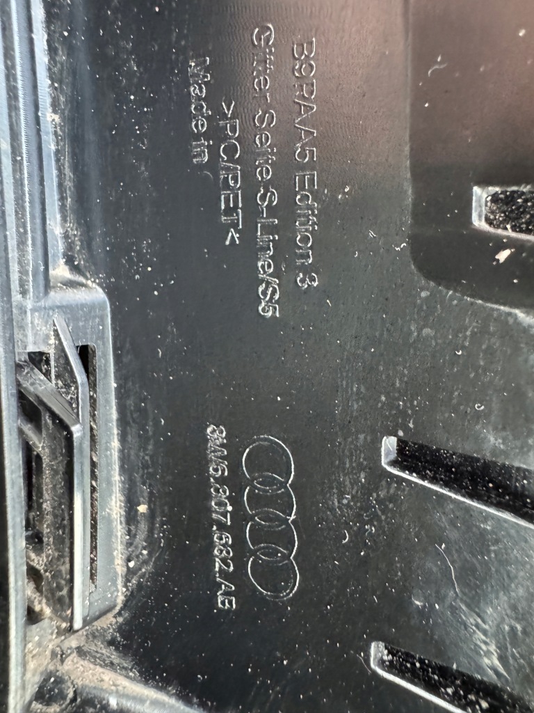 Купити Audi a5 рестайлінг  b9 s-line решітка бампер перед праві оригінал audi