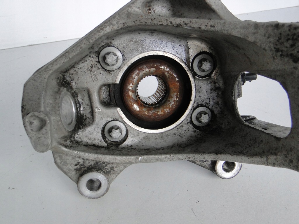 фото №9, Mercedes eqb 243 x243 поворотний кулак передня ліва