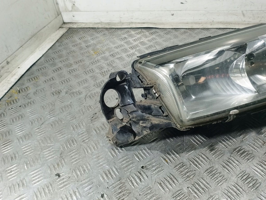 фото №7, Лампа правая перед volvo s80 98-07 8693562 sedan