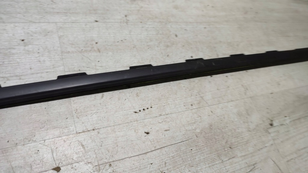 фото №5, Peugeot 2008 i 2018 задняя левая молдинг прокладка стекло дверь задних