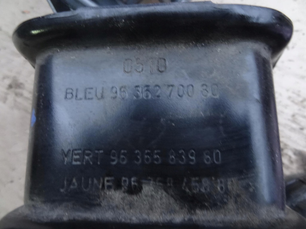 фото №8, Кронштейн подушка двигуна peugeot 5008 i 1.6 vti 9636270080 9636583980