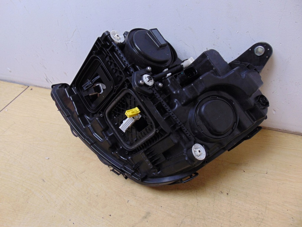 фото №12, Лампа правая перед mercedes w213 a2139068409 europa