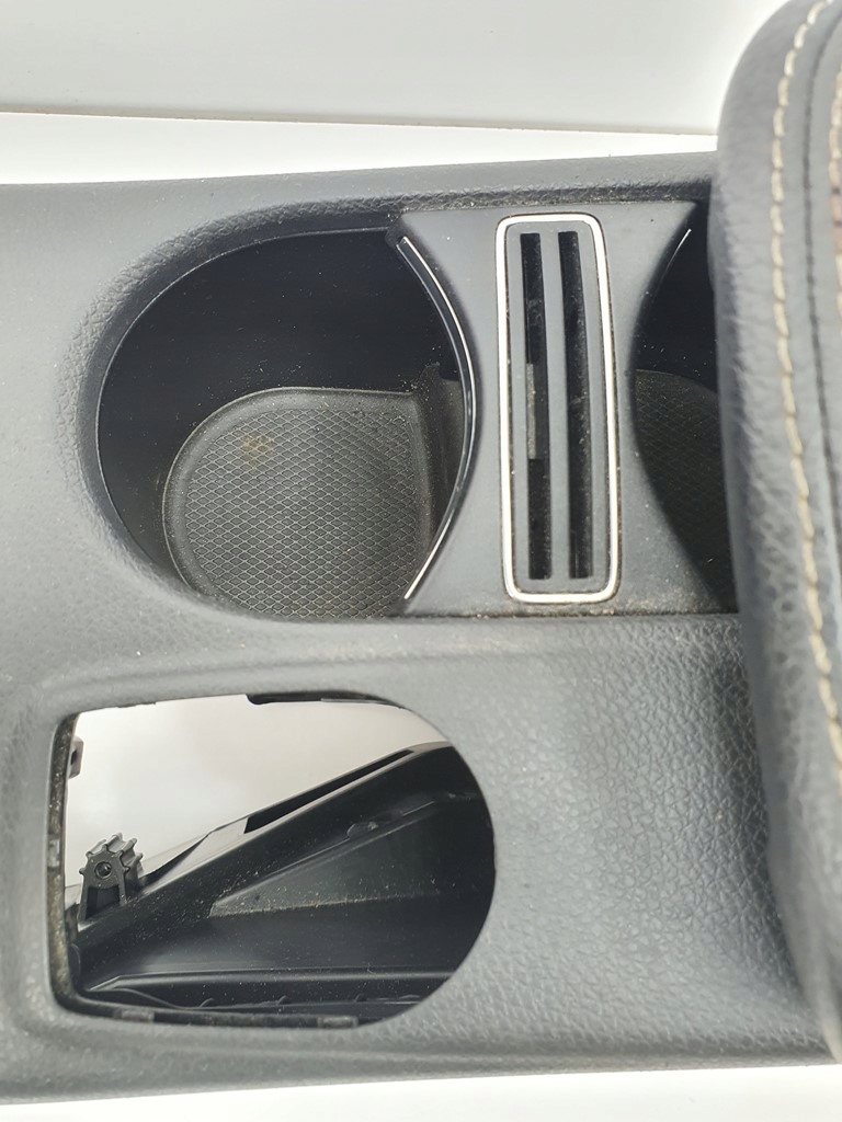 фото №6, Туннель средний подлокотник mercedes w176