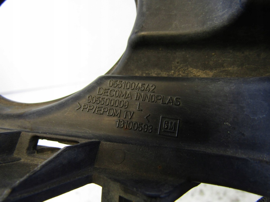 Купить Opel vectra c gts решётка бампера левый  перед 13100593