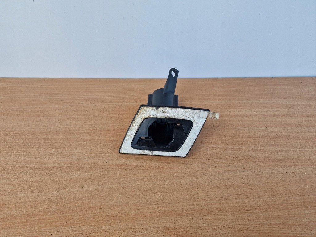 фото №1, Vw eos кронштейн распылителя левый кронштейн направляющая