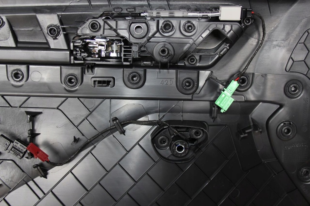 фото №10, Обивка обшивки led vw troc комплект