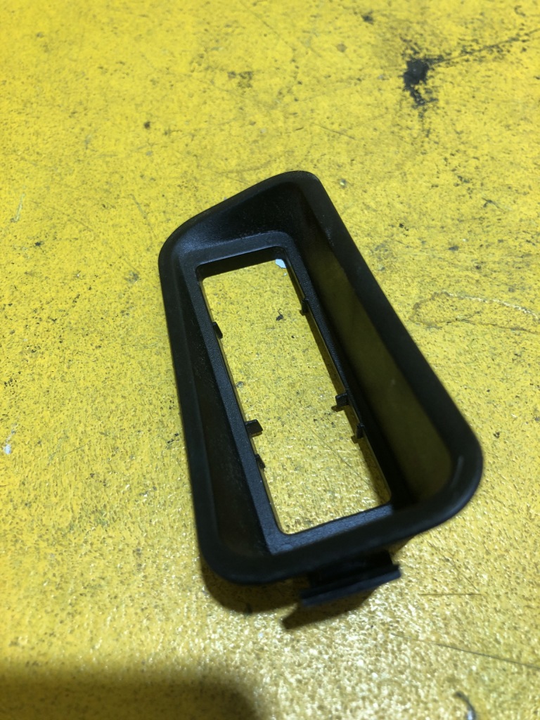 Купить Mini cooper r56 - защита кронштейн лампы правый перед 2756029