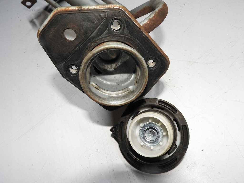 фото №6, Hyundai i30 i hb 07-12 1.4b труба заливной топлива заливная горловина