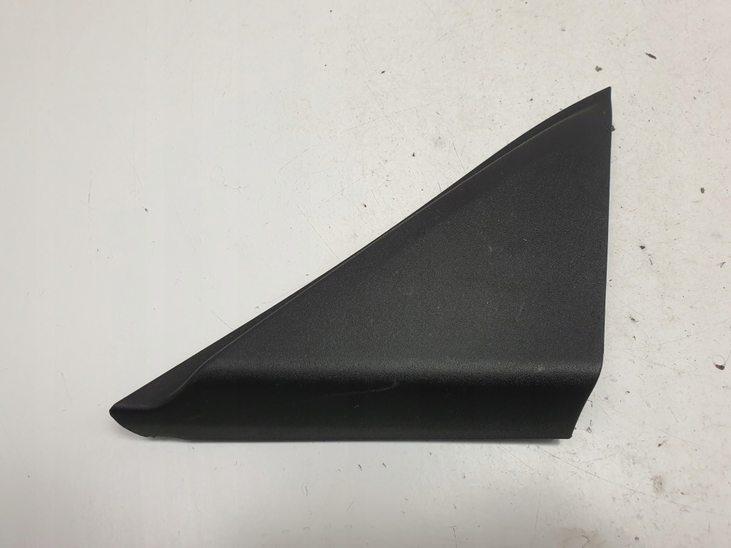 фото №1, Opel corsa f треугольник левая заглушка внутренняя