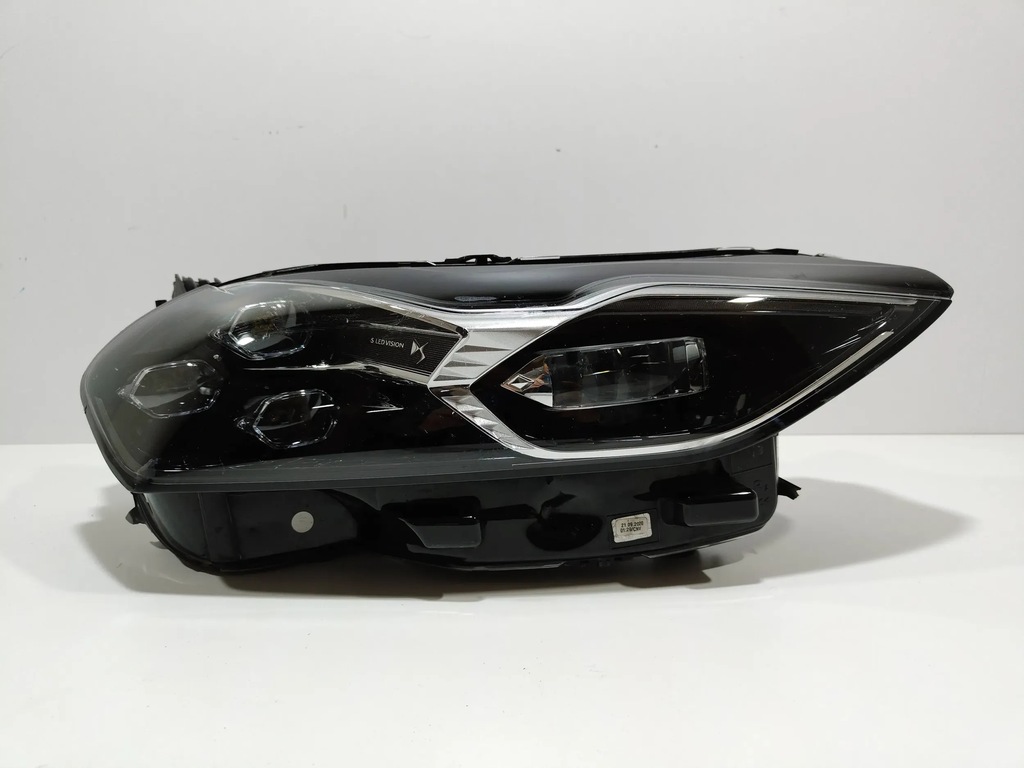 фото №1, Citroen ds3 crossback лампа лівий перед справна скло całe