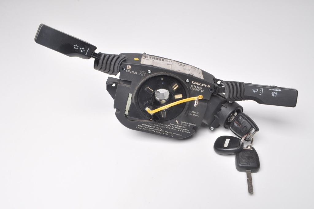 Купить Opel vectra c iii переключатель комбинированный лента 13112784