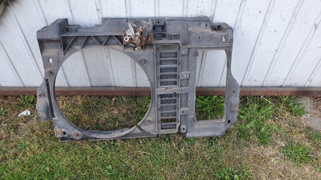 фото №1, Peugeot 407 2.0 hdi - pas передний усилитель передний