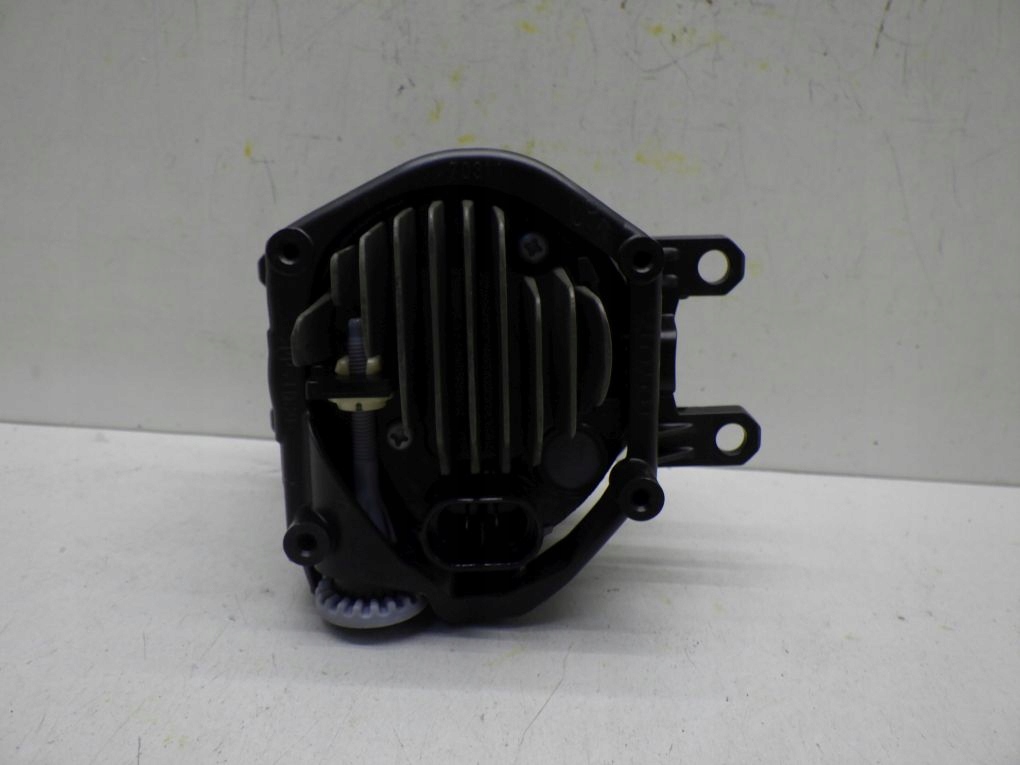 фото №2, Toyota chr camry led drl противотуманная фара правый