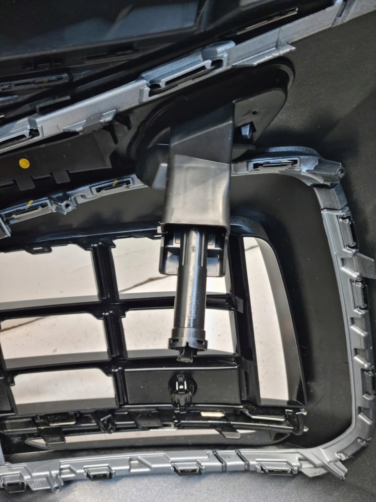 Vw touareg 3 3 760 рестайлинг  23- бампер передок  передний хороший в Украине