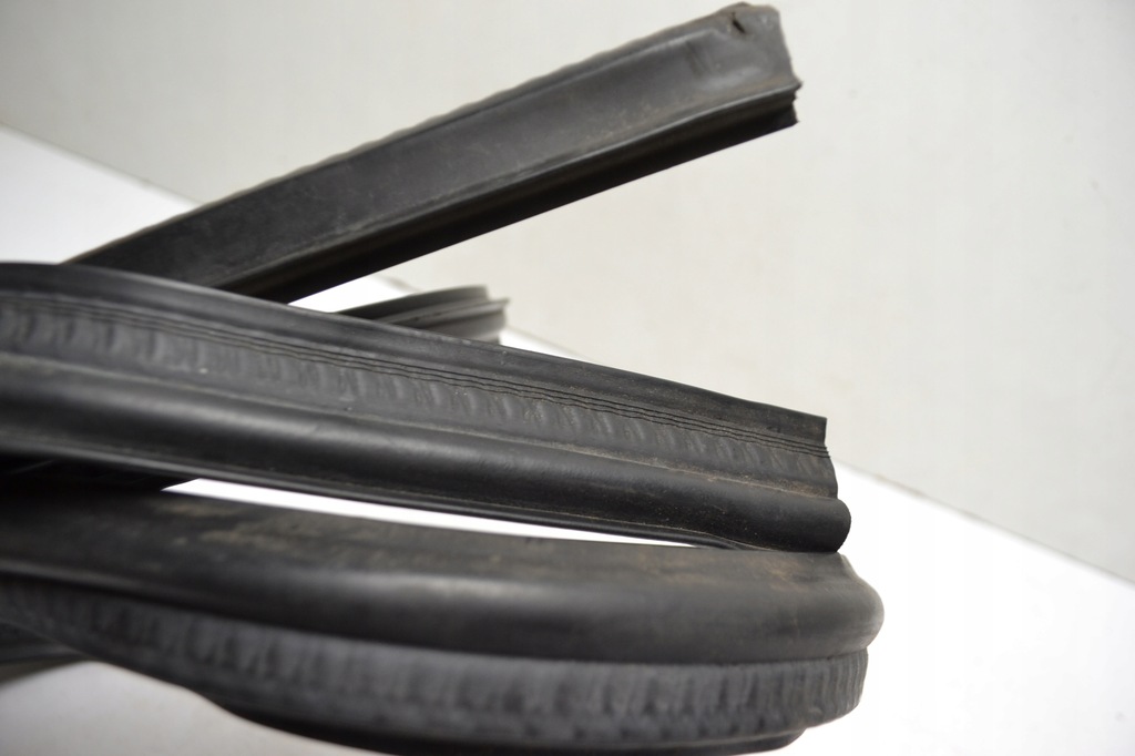 фото №6, Mercedes r129 sl ущільнювачі жабо капот стіни