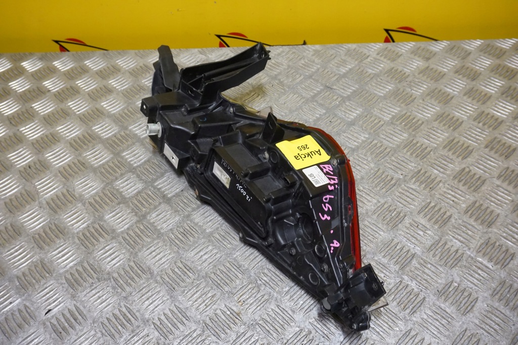 Toyota prius prime 2017 - фара задний  левая задняя led америка Цена