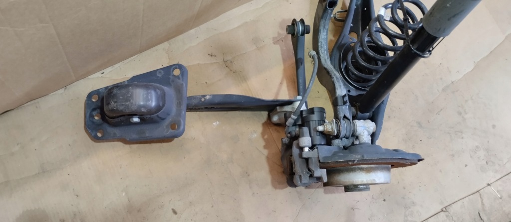 фото №4, Поворотный кулак ступица рычаг подвеска левый задняя vw t-roc 1.5 tsi 20r