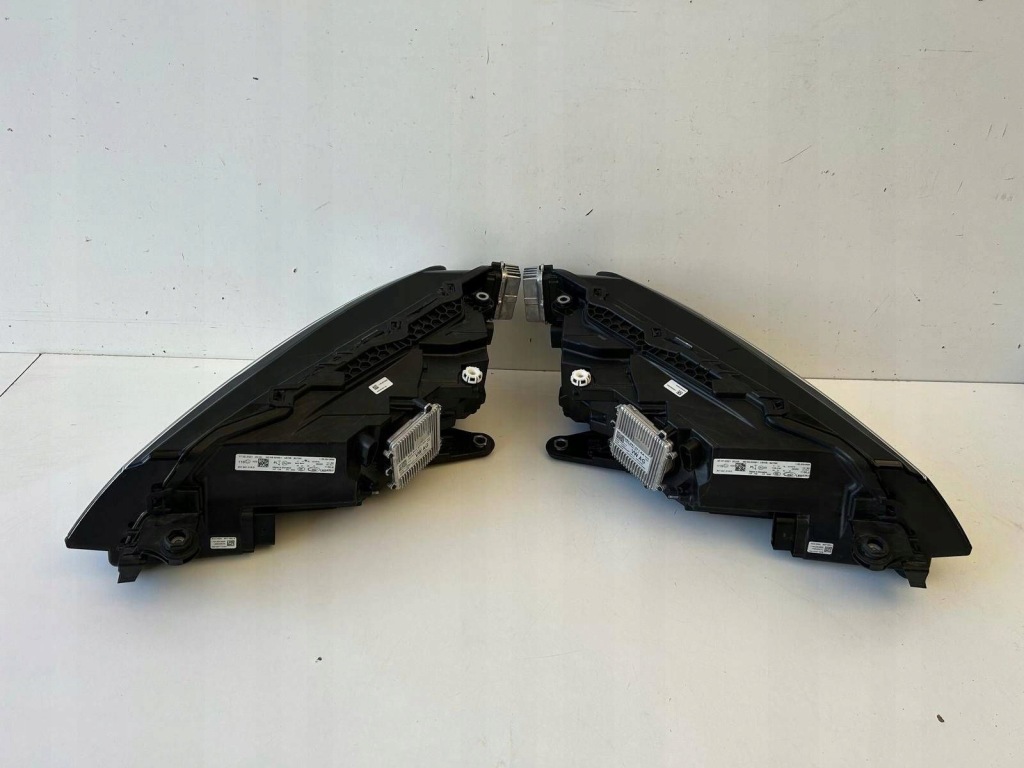 Skoda superb 3 рестайлинг  3v1 фара левая правый  full led 3v1941015 d оригинал Киев