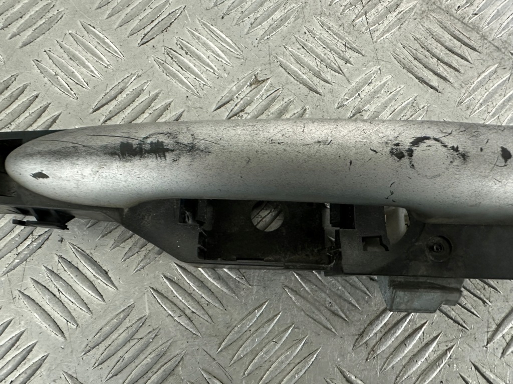 фото №3, Renault clio iii ручка двері лівий задня do фарбування!!