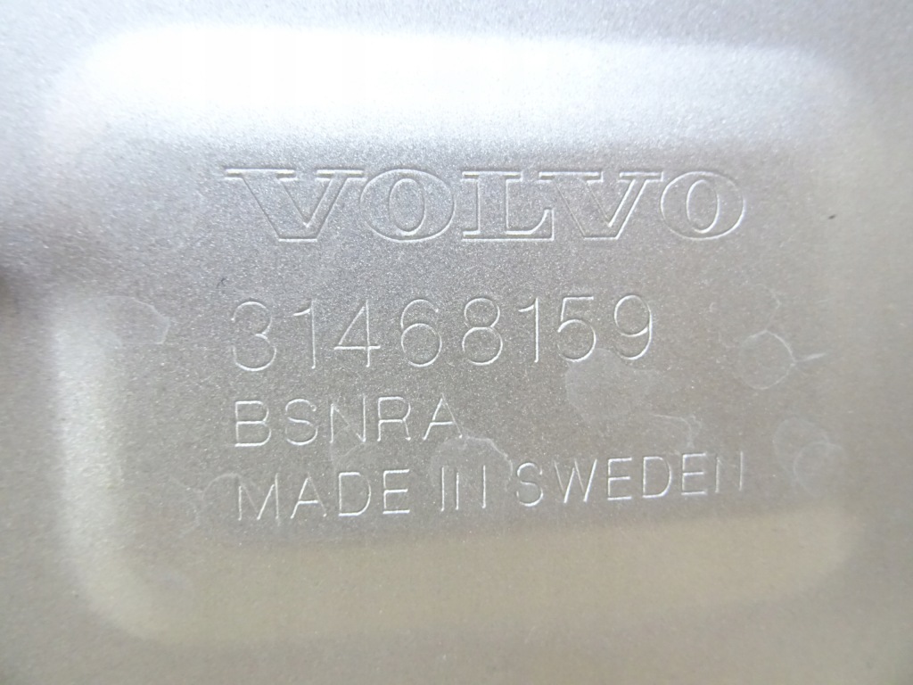 Капот крышка двигателя v60 2 2 31468159 llu в Украине