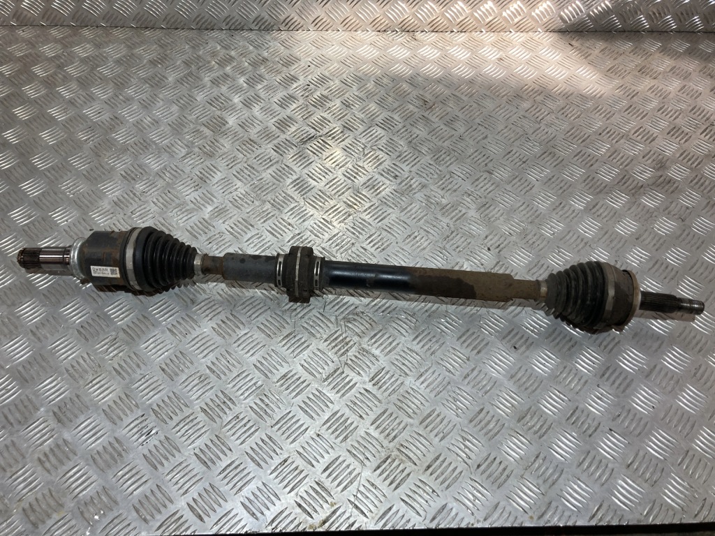 фото №1, Приводной вал правая длинная toyota prius iv 15- 1.8